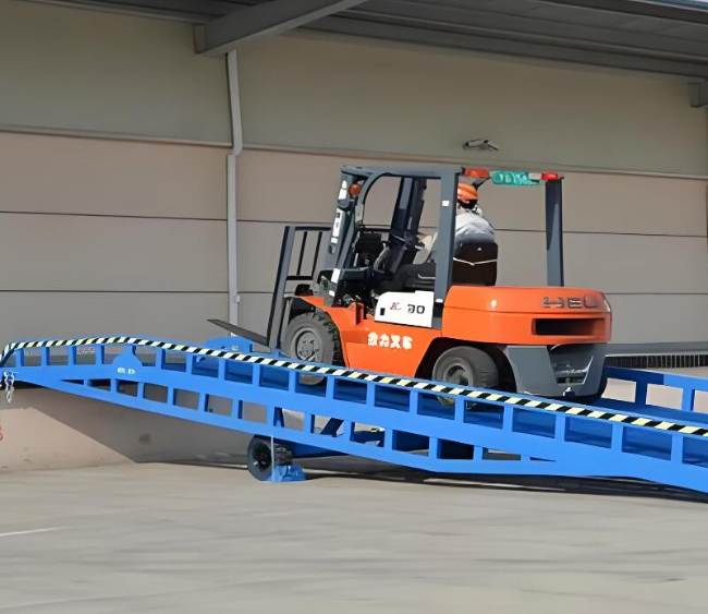 资阳移动式卸货平台（叉车用）